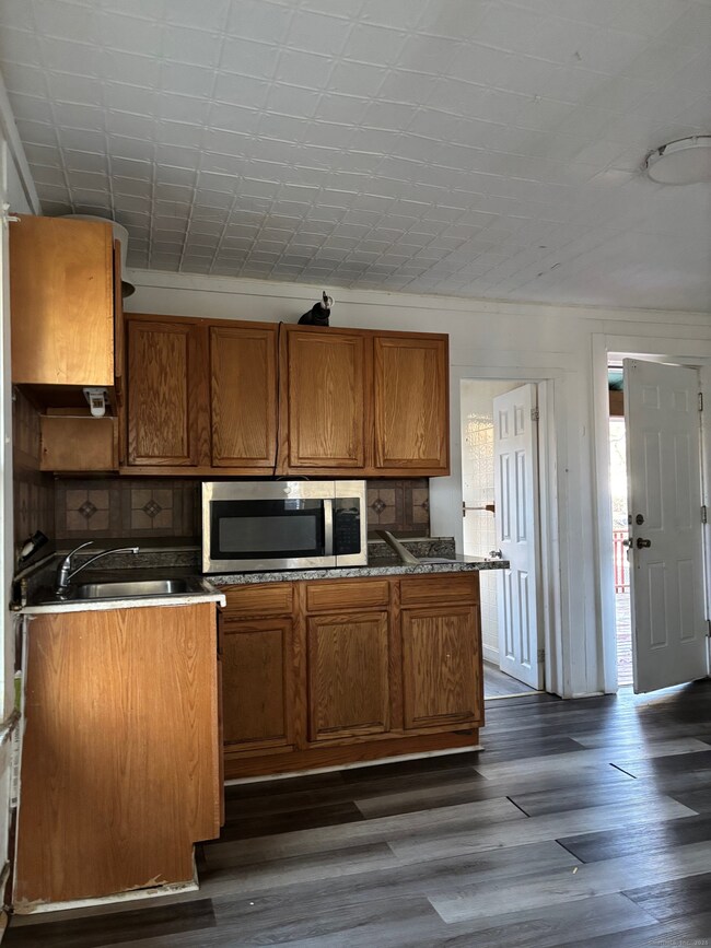 113 Southview St, Waterbury, CT 06706 - photo 3