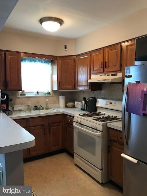 4236 Sheffield St, Philadelphia, PA 19136 - photo 5