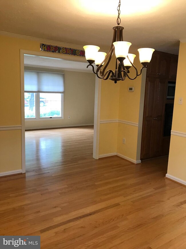 9569 Angelina Cir, Columbia, MD 21045 - photo 6