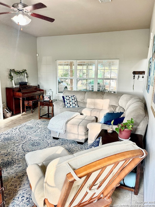 1211 Devine Dr, Devine, TX 78016 - photo 6