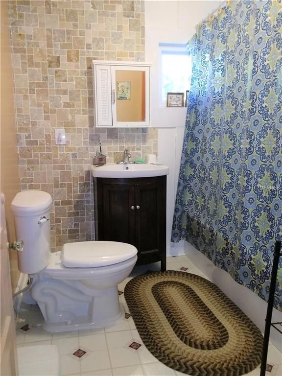 708 N Disston Ave, Tavares, FL 32778 - photo 4