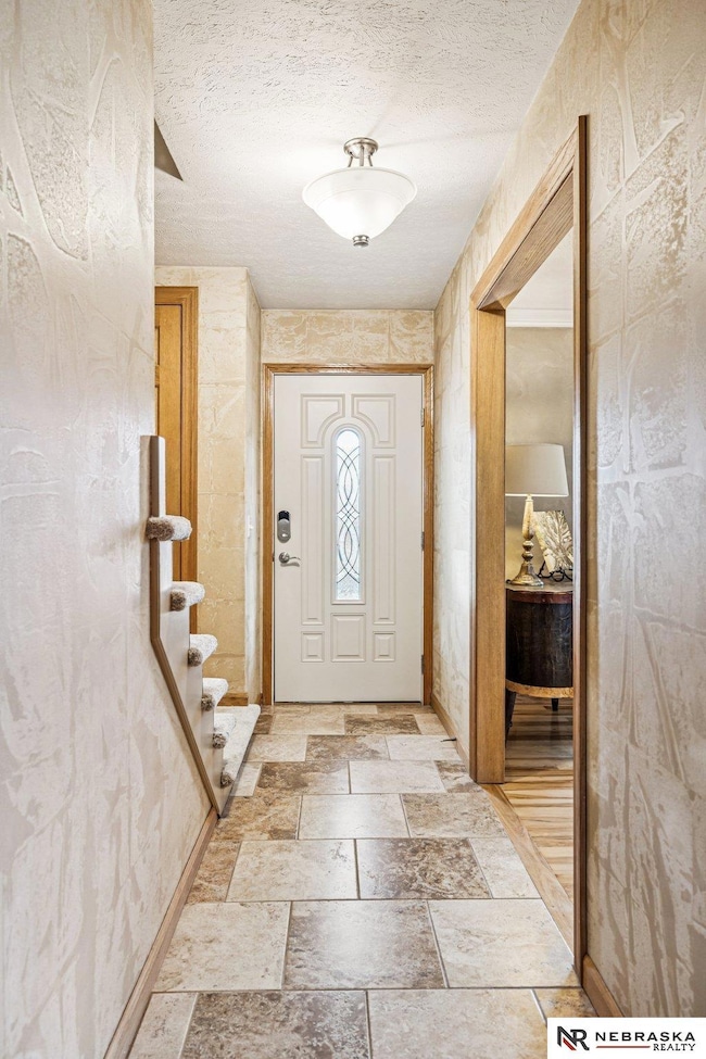 574 S 126th St, Omaha, NE 68154 - photo 5