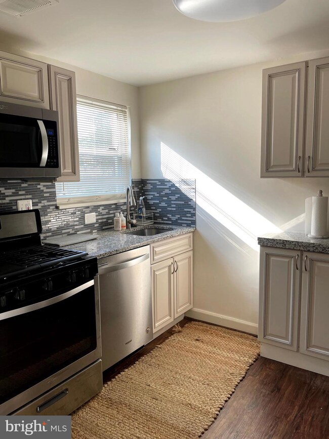 410 Main St unit 19, Laurel, MD 20707 - photo 5