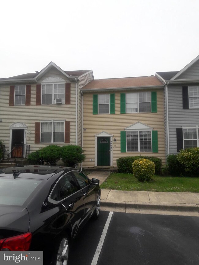 6805 Jade Ct, Capitol Heights, MD 20743 - photo 2