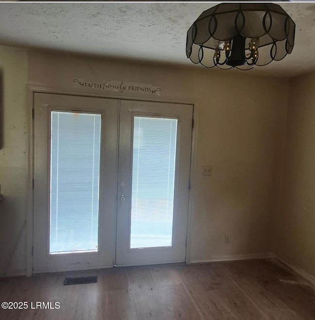 20868 Solomon Blatt Ave, Blackville, SC 29817 - photo 6