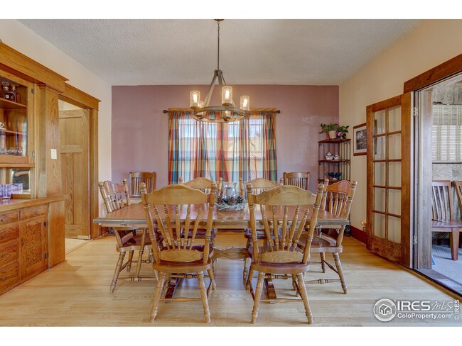 Spacious Dining Room