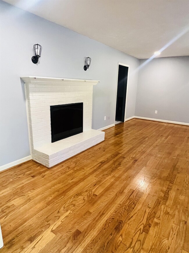 2419 Raeford Rd, Fayetteville, NC 28305 - photo 3