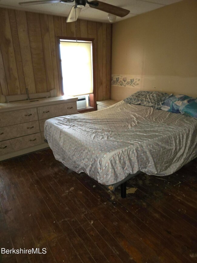 Bedroom 2 up in front