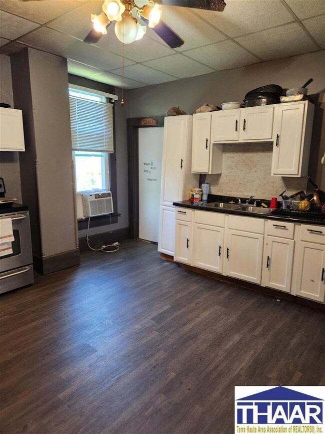 611 Gilbert Ave, Terre Haute, IN 47807 - photo 4