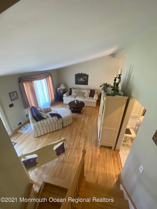 19 Dartmouth Dr.