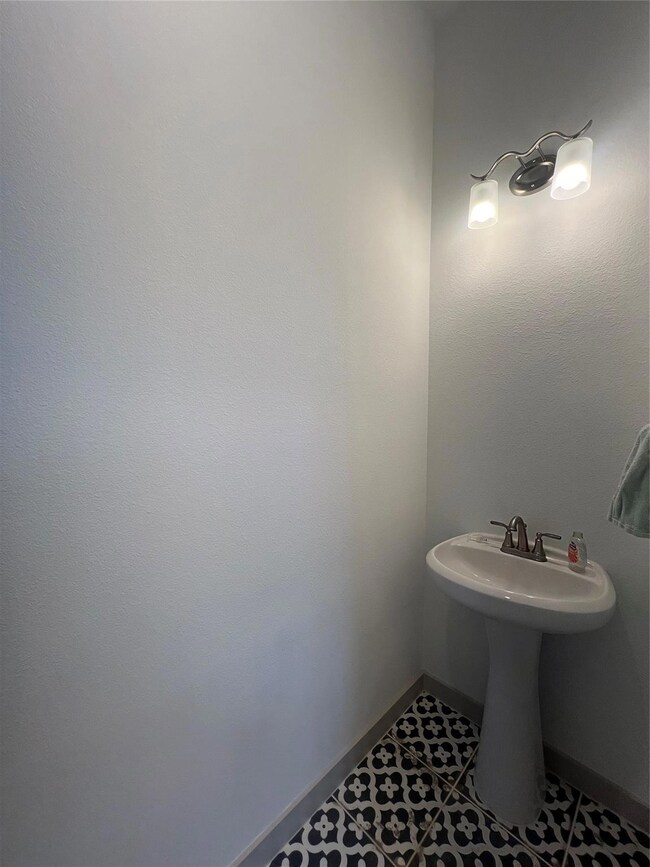 8878 Ice House Dr, North Richland Hills, TX 76180 - photo 7