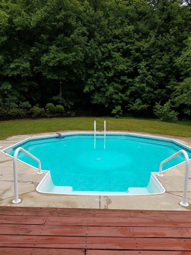 377 Rowe Ave, Pembroke, NH 03275 - photo 6