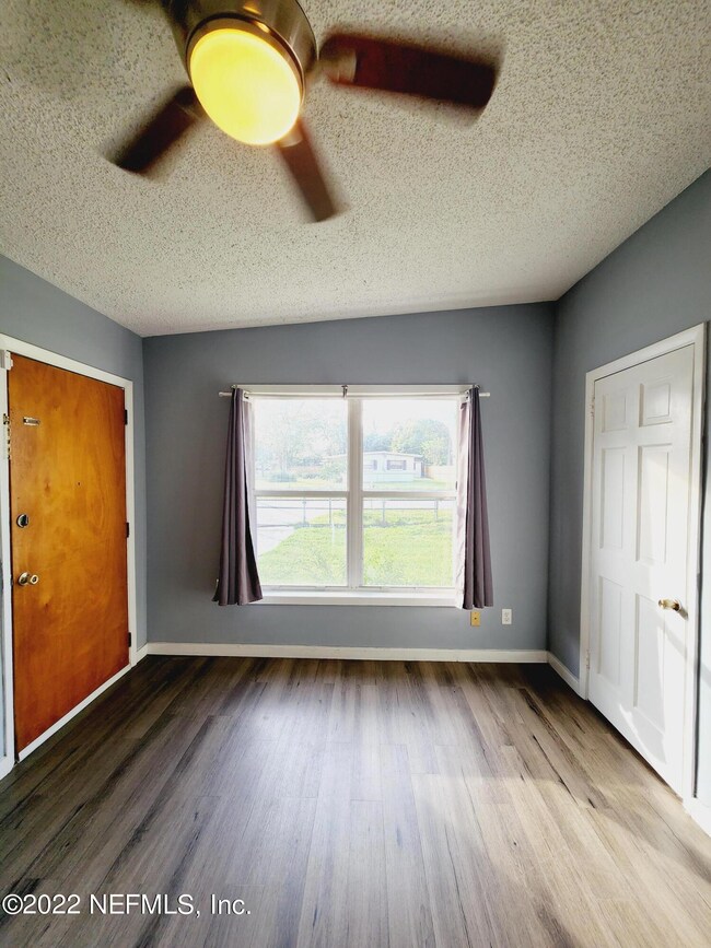 2835 Parr Ct W, Jacksonville, FL 32216 - photo 4