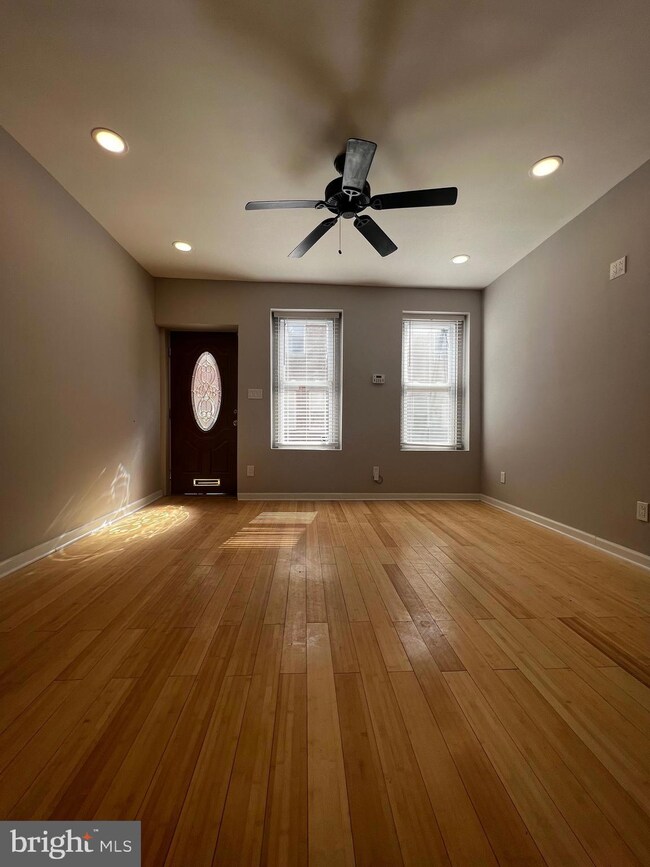 2347 Gerritt St, Philadelphia, PA 19146 - photo 2