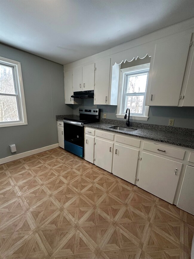 113 Portland Ave unit D, Dover, NH 03820 - photo 5