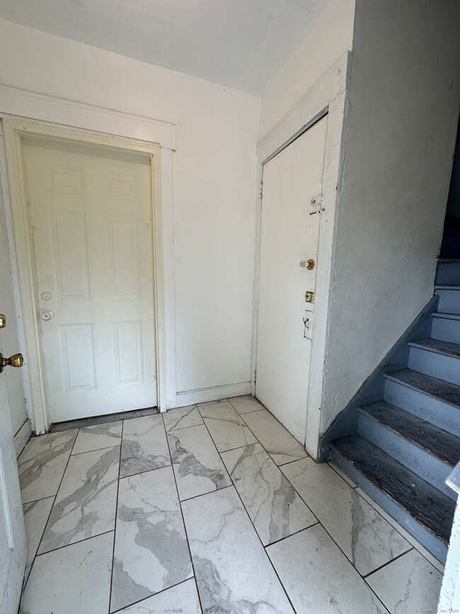 22 Bristol St, West Haven, CT 06516 - photo 7