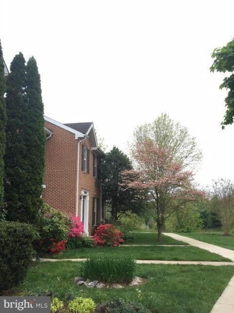 20305 Mill Pond Terrace, Germantown, MD 20876 - photo 3