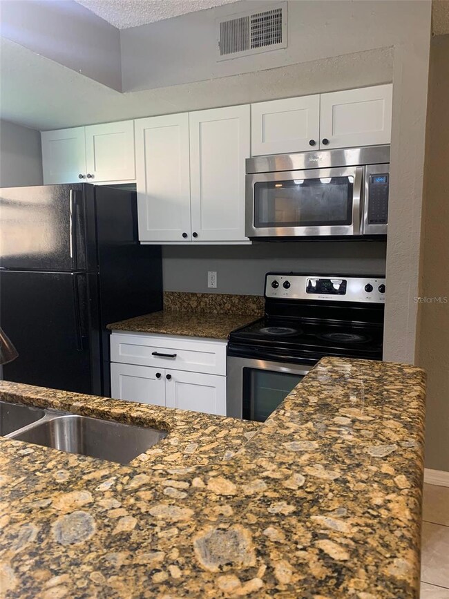 5152 Conroy Rd unit 18, Orlando, FL 32811 - photo 2