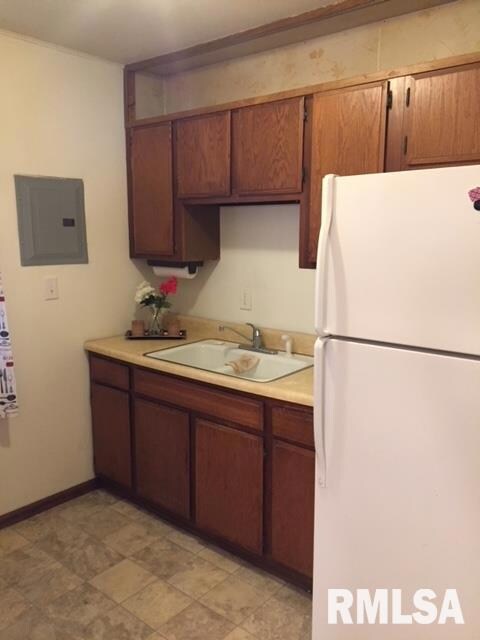 3011 W 67th St, Davenport, IA 52806 - photo 6