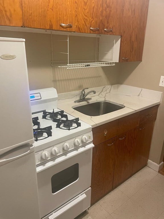 35 Gorham St unit 1, Lawrence, MA 01843 - photo 3