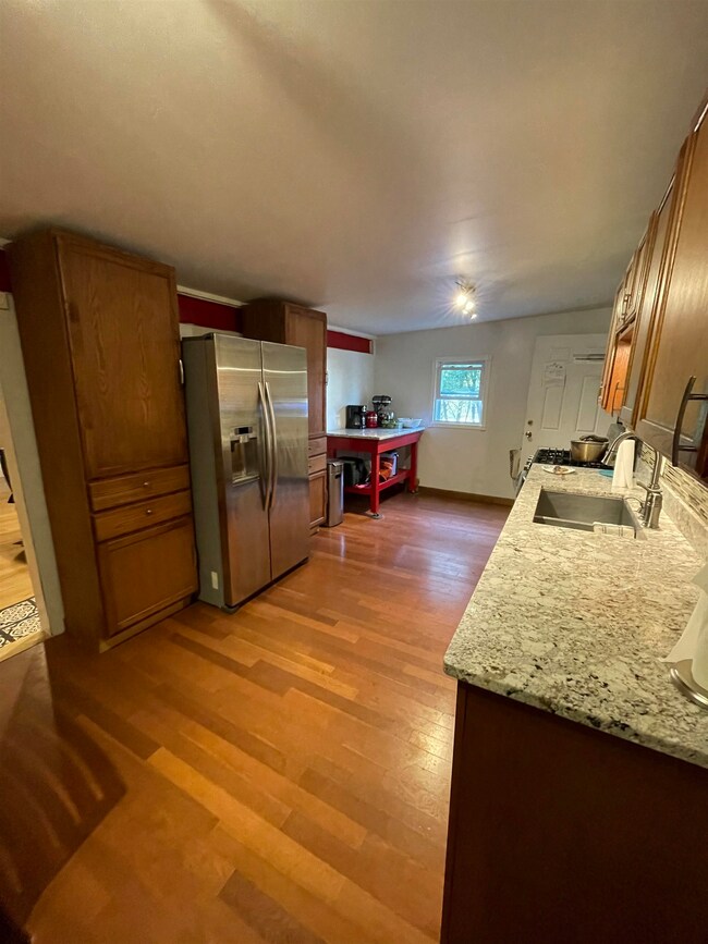 75 Warren St, Barre, VT 05641 - photo 4