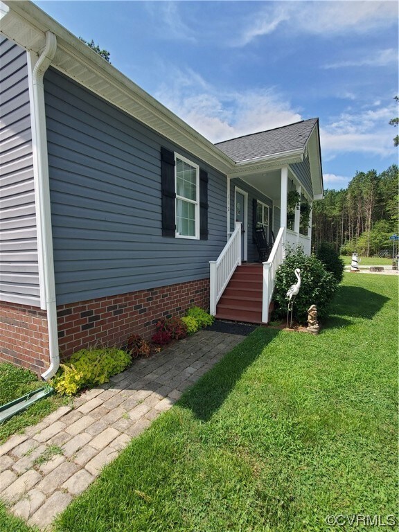 112 Waterview Dr, Dunnsville, VA 22454 - photo 2