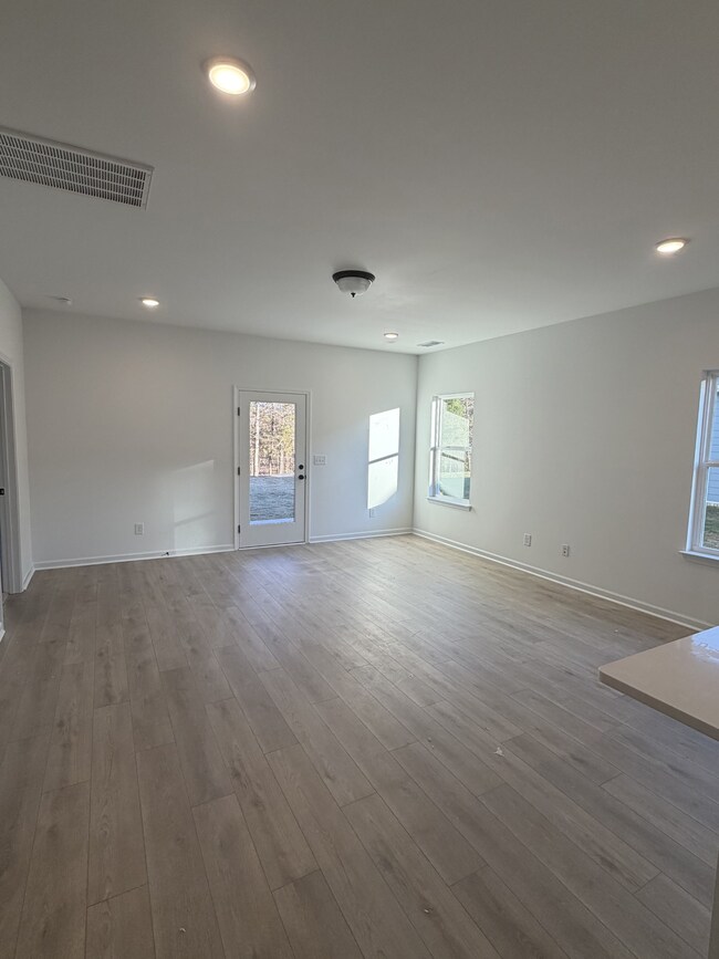 1108 Southerlynn Dr, White House, TN 37188 - photo 5