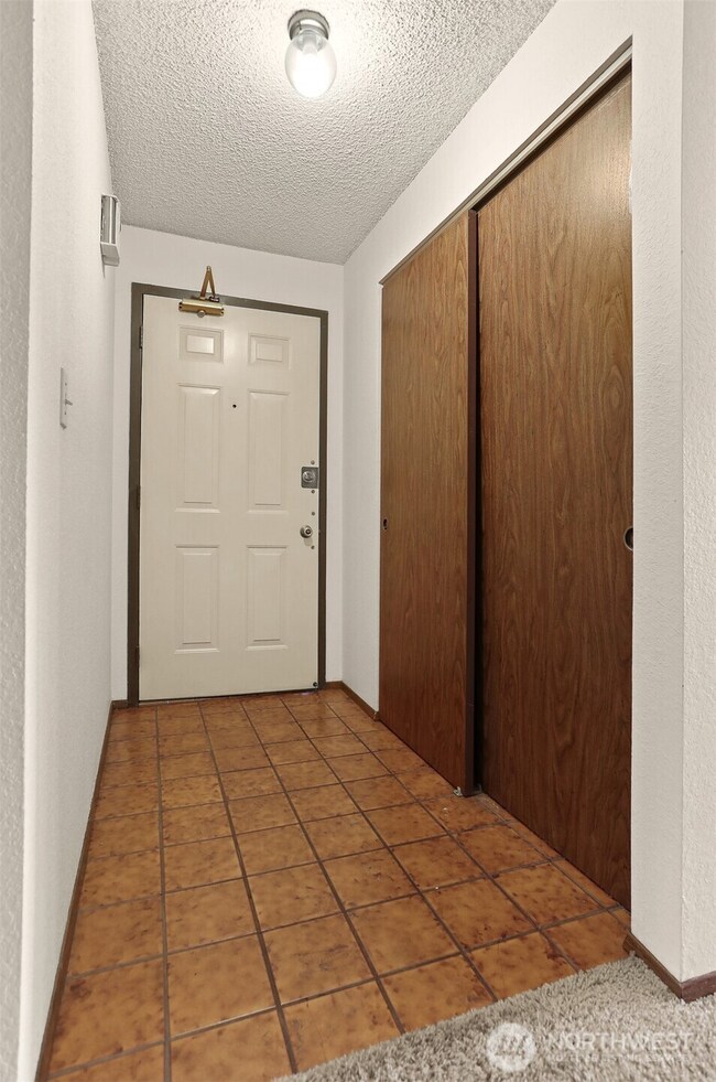 9020 25th Ave SW unit 201, Seattle, WA 98106 - photo 4