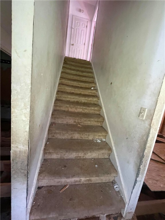 Upstairs to bedrooms