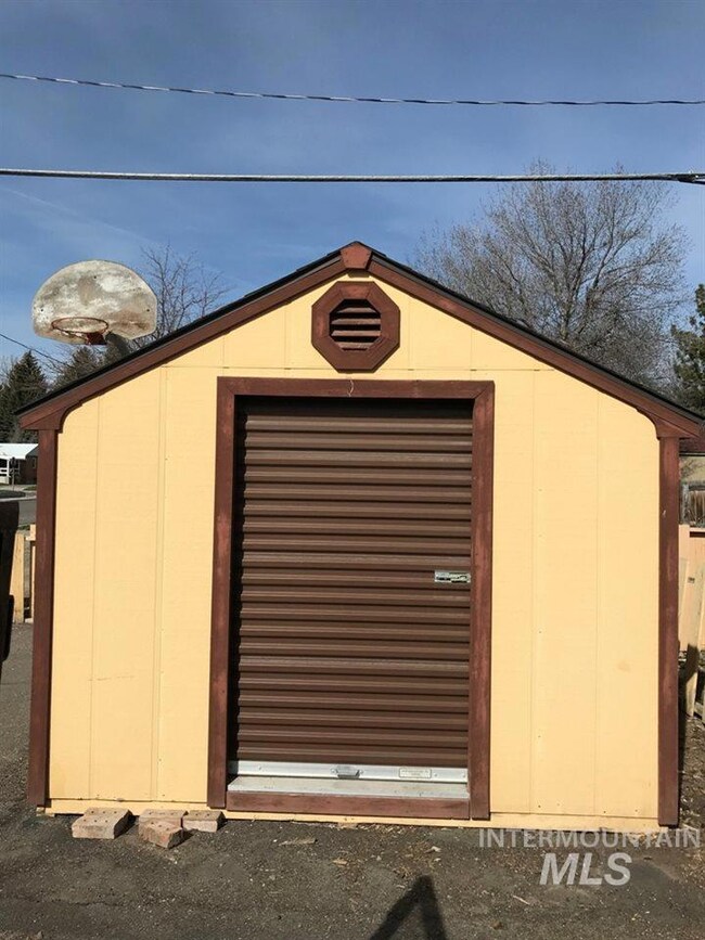 608 W 21st St, Burley, ID 83318 - photo 3