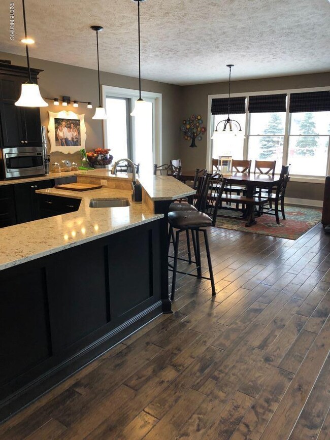 2344 Cascade Pointe Ct SE unit 3, Grand Rapids, MI 49546 - photo 4