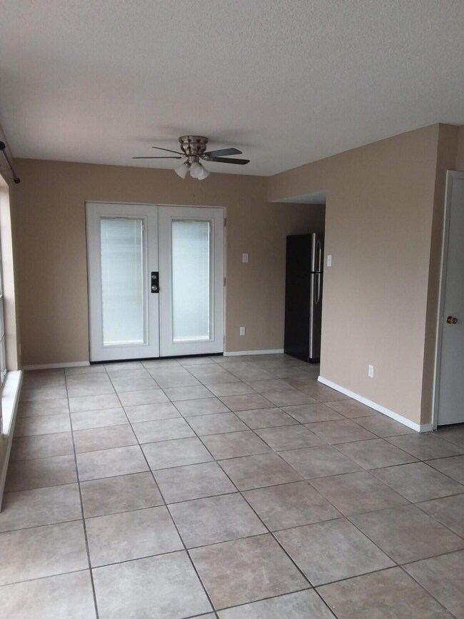 10512 Ashwood Dr unit A, El Paso, TX 79935 - photo 5