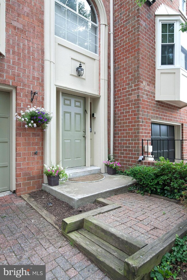 12 Championship Ct, Owings Mills, MD 21117 - photo 2