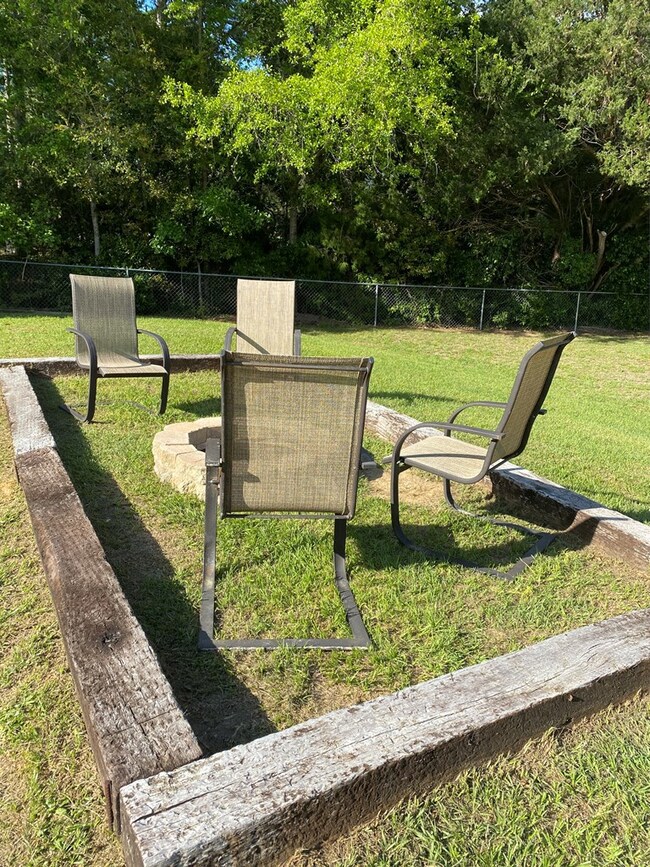 1303 Woodlawn Ct, Vidalia, GA 30474 - photo 5