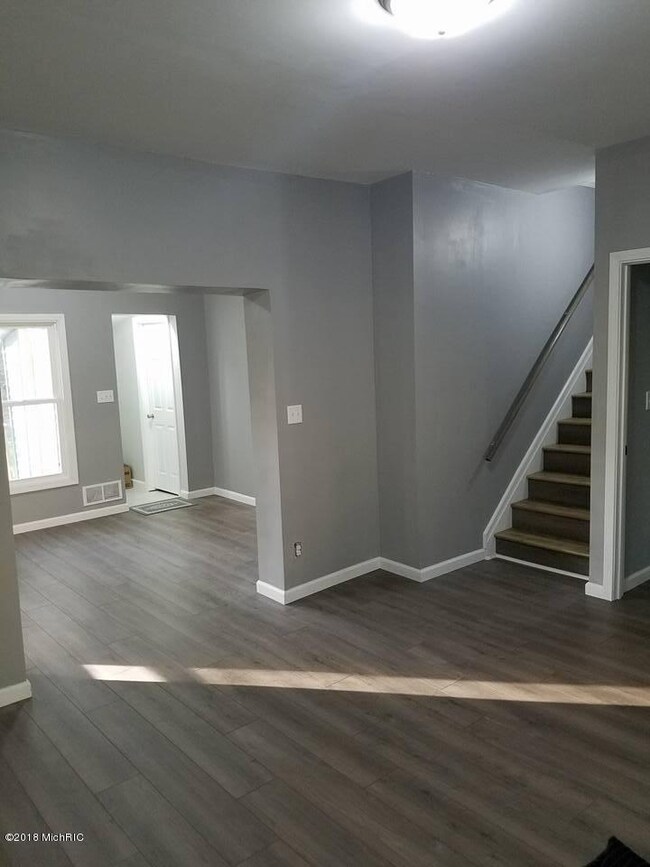 2231 E Main St, Kalamazoo, MI 49048 - photo 7