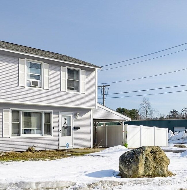 48 Fuller St unit 48, Clinton, MA 01510 - photo 2