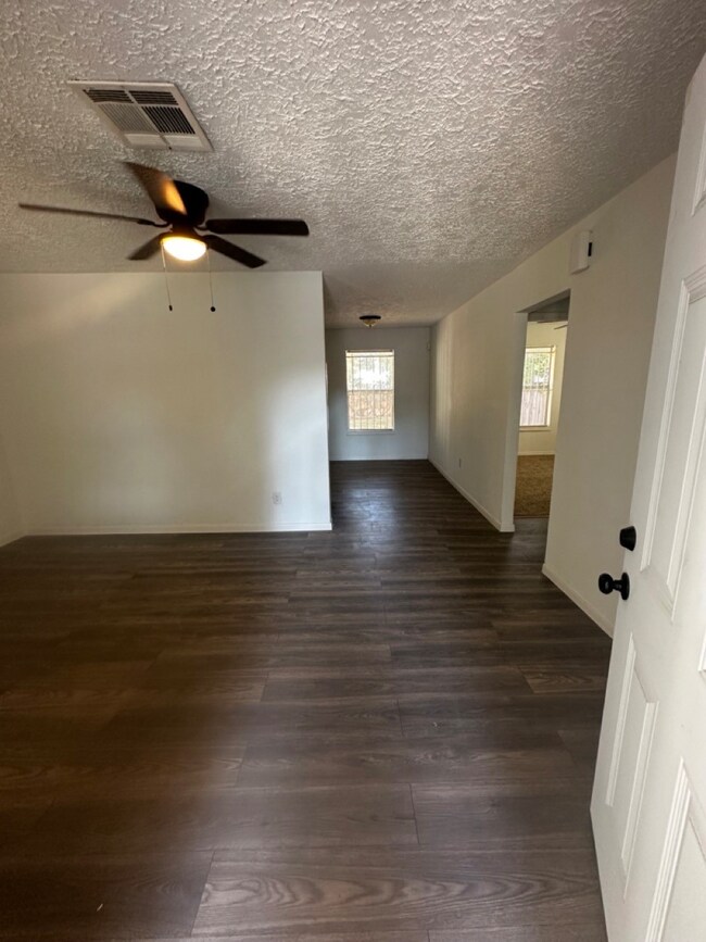 978 Ringold St unit A, Houston, TX 77088 - photo 3
