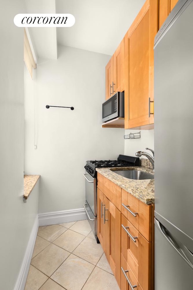 Robin Court unit 2B, New York, NY 10023 - photo 4
