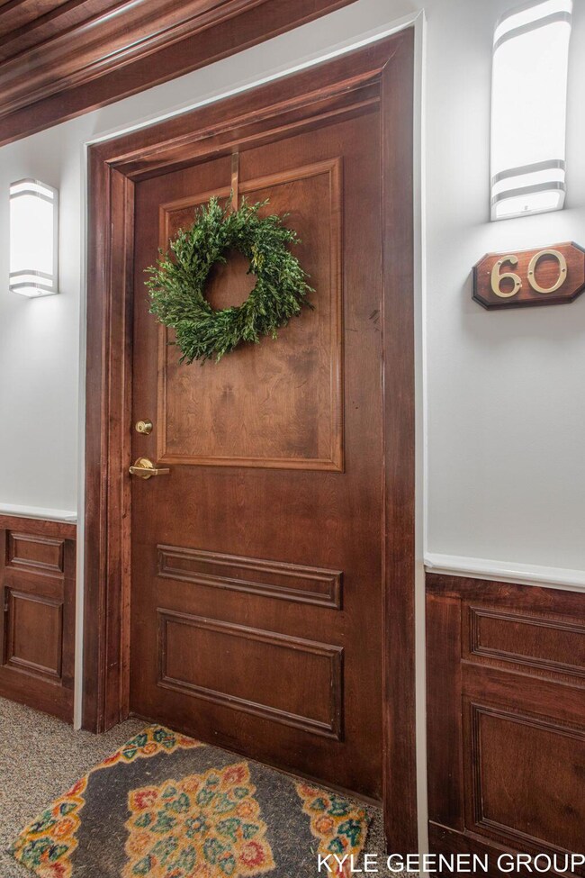7-web-or-mls-17 W 10th St, Holland-7