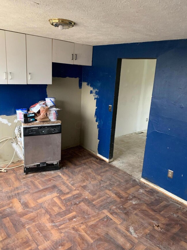 3733-3735 Briggs Rd, Columbus, OH 43228 - photo 7