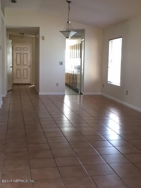 2326 Townsquare Dr, Jacksonville, FL 32216 - photo 3