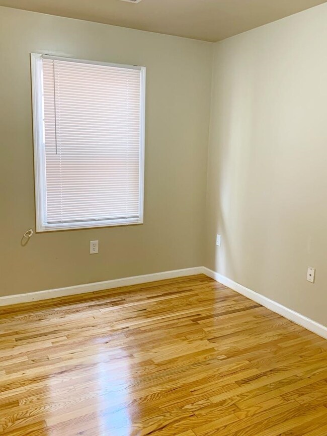 497 Ocean Ave, Jersey City, NJ 07305 - photo 2