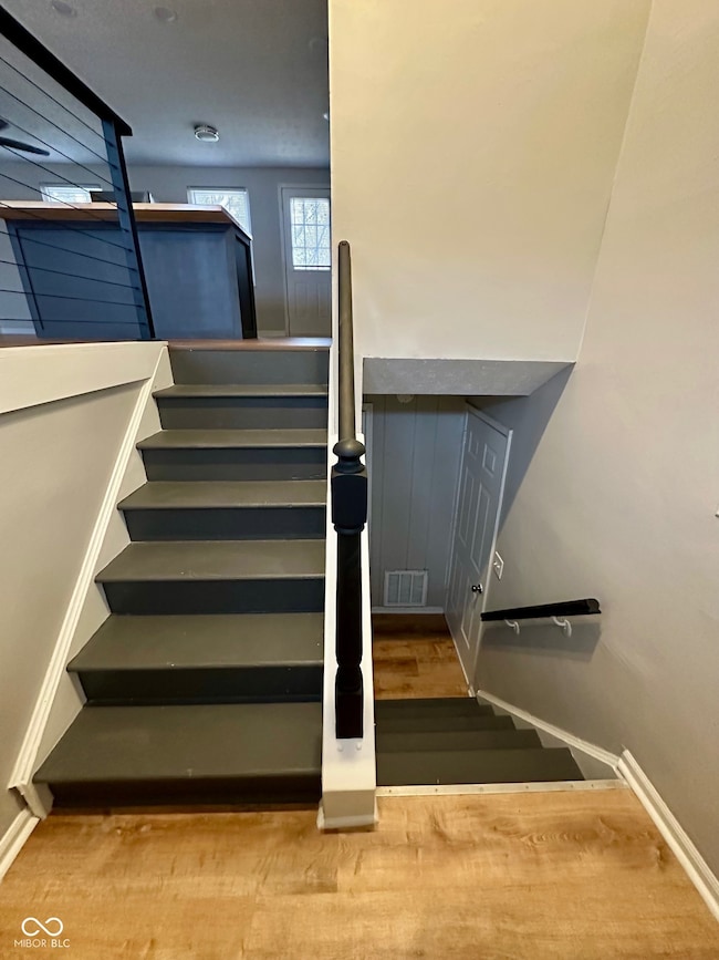 5847 Lakeland Dr, Indianapolis, IN 46220 - photo 3