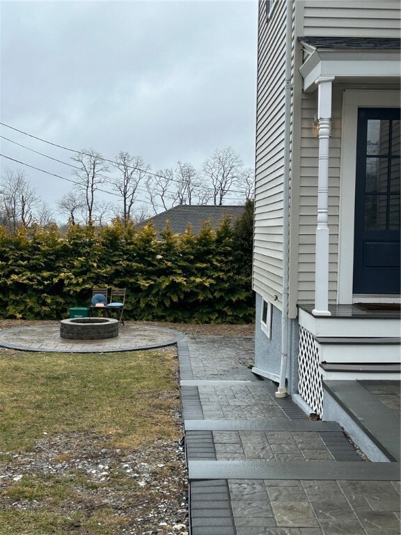 202 Bayview Ave unit B, Bristol, RI 02809 - photo 2