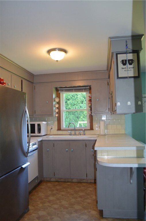 8 Jean Dr, Greenville, RI 02828 - photo 7