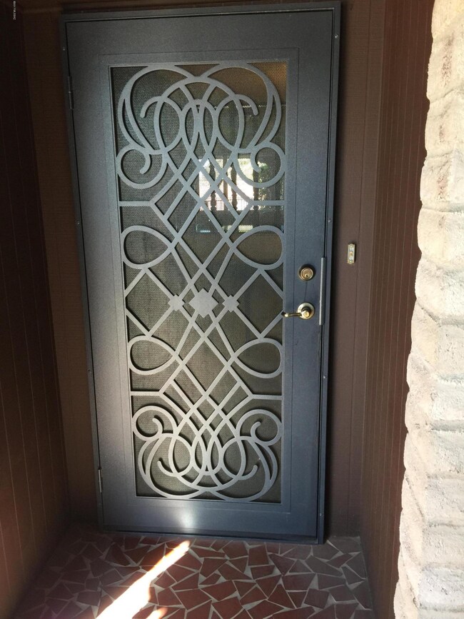 3_FrontDoor