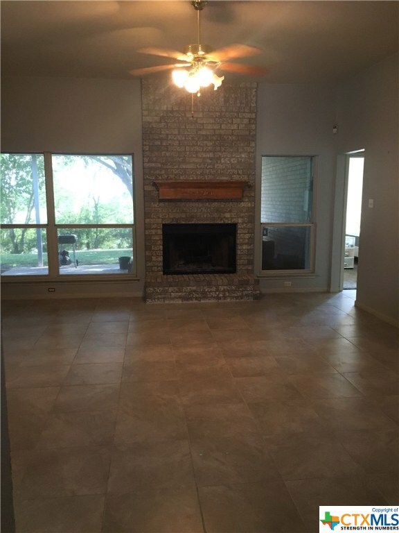 1404 High Chapparal Dr, Copperas Cove, TX 76522 - photo 5