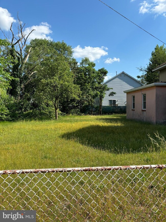 12 W Madison St, Paulsboro, NJ 08066 - photo 3