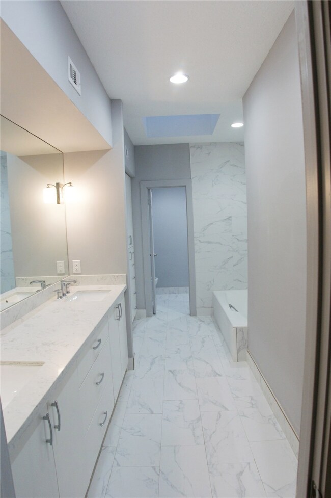 9665 Longmont Dr, Houston, TX 77063 - photo 7