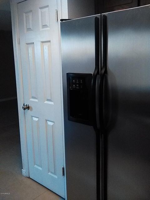 7981 W Westview Dr unit 6, Phoenix, AZ 85033 - photo 6